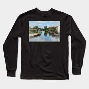 The River Avon At  Tewkesbury Long Sleeve T-Shirt